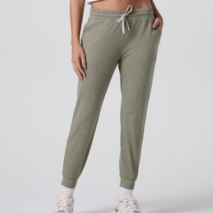 Vuori Performance Jogger - Dark Heathered Gray (see photos)